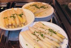 Spargelschälwettbewerb der HSWT und des Studierendenwerks